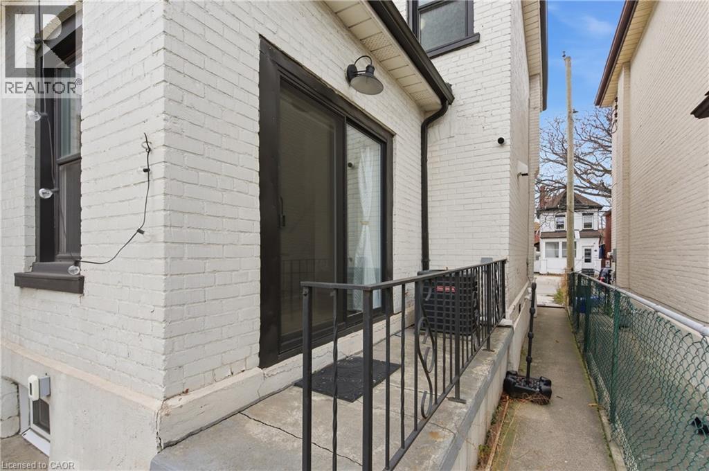 40 Fullerton Avenue, Hamilton, ON - Outdoor With Exterior