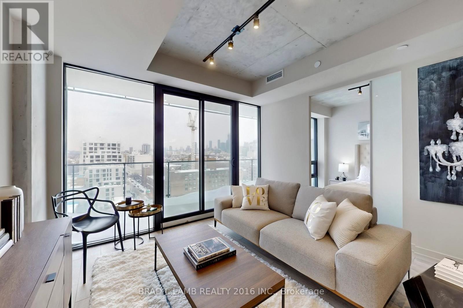 1207 - 458 Richmond Street W, Toronto, ON - Indoor Photo Showing Living Room