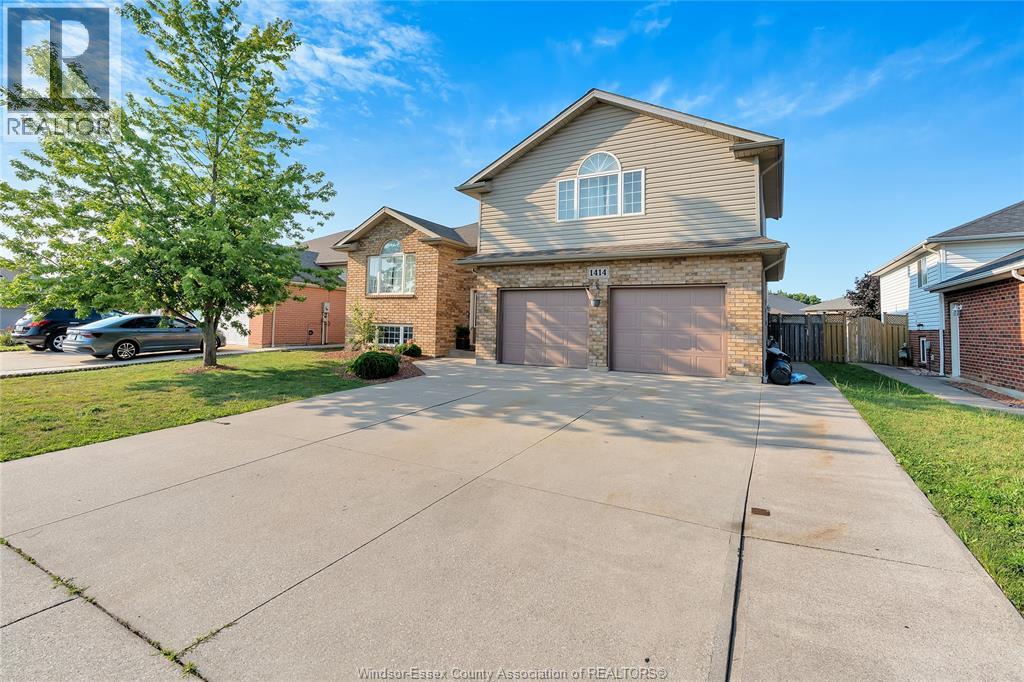 1414 Girard Drive, Lakeshore, ON - Outdoor