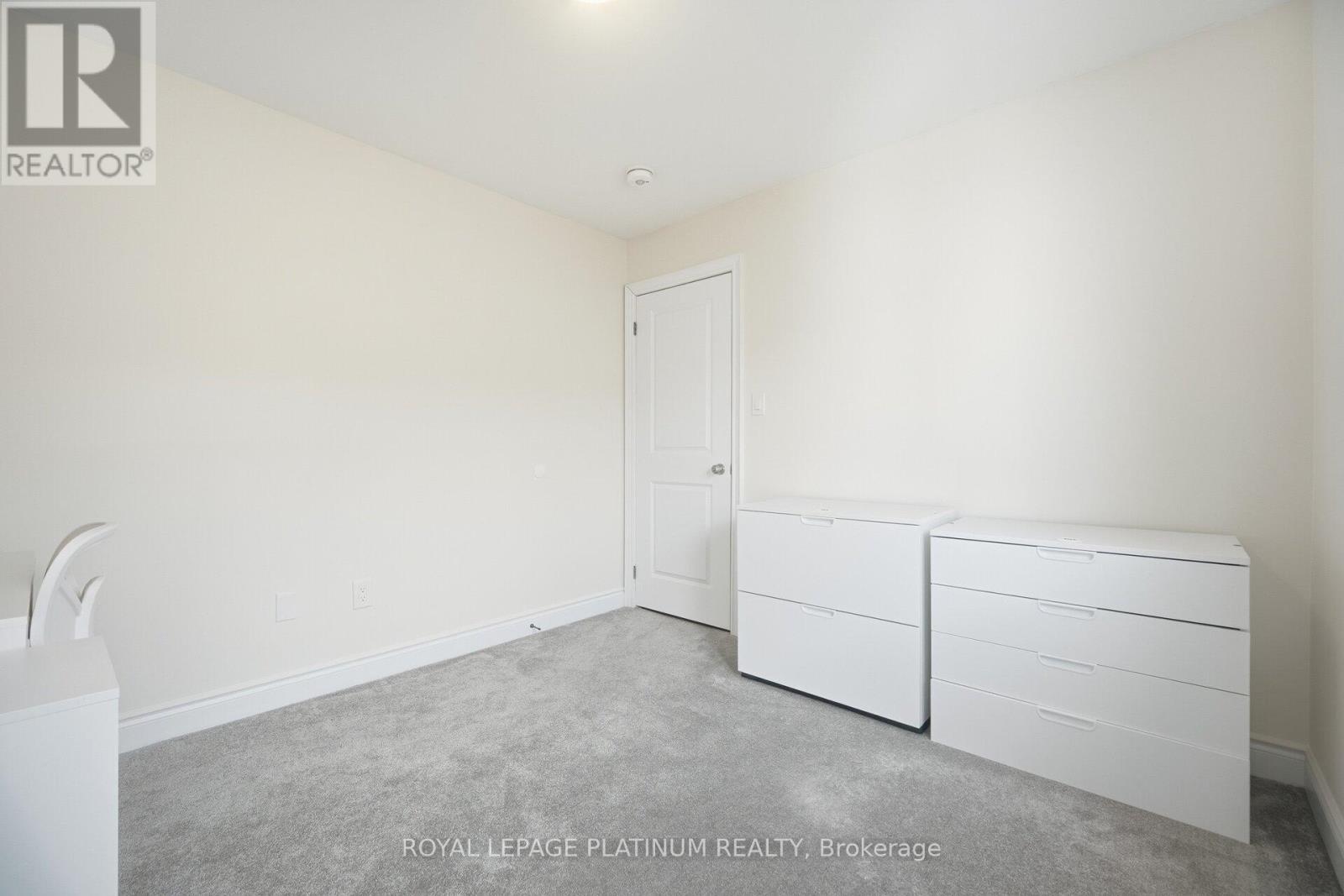 202 Sutherland Avenue, Bradford West Gwillimbury, ON - Indoor Photo Showing Other Room
