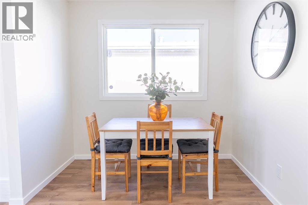 215 Overdown Drive, Red Deer, AB - Indoor Photo Showing Dining Room