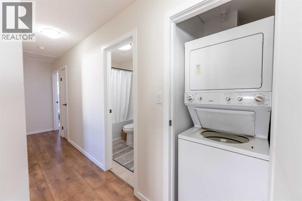 215 Overdown Drive, Red Deer, AB - Indoor Photo Showing Laundry Room