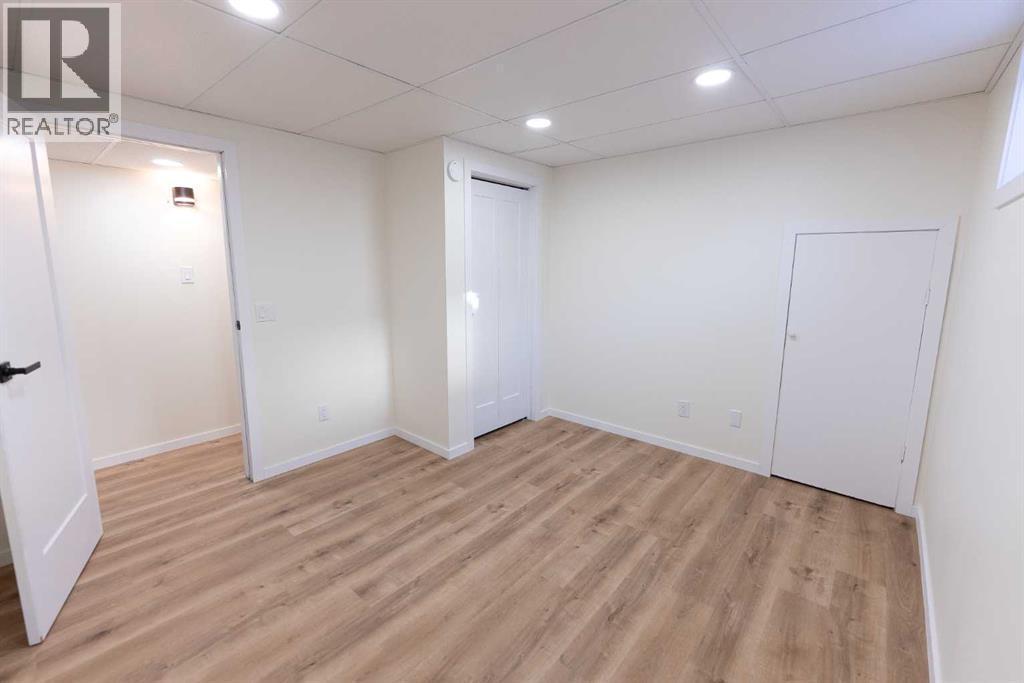 215 Overdown Drive, Red Deer, AB - Indoor Photo Showing Other Room