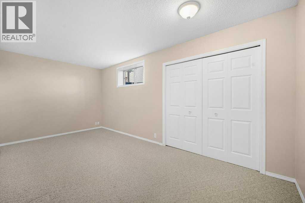 58 Chaparral Close Se, Calgary, AB - Indoor Photo Showing Other Room