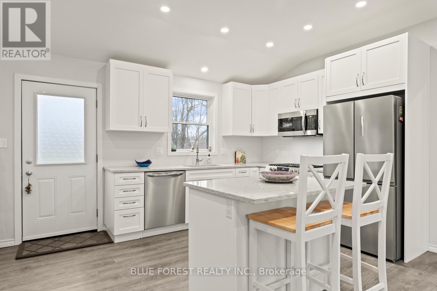 1148 Jane Street, West Elgin (West Lorne), ON - Indoor Photo Showing Kitchen