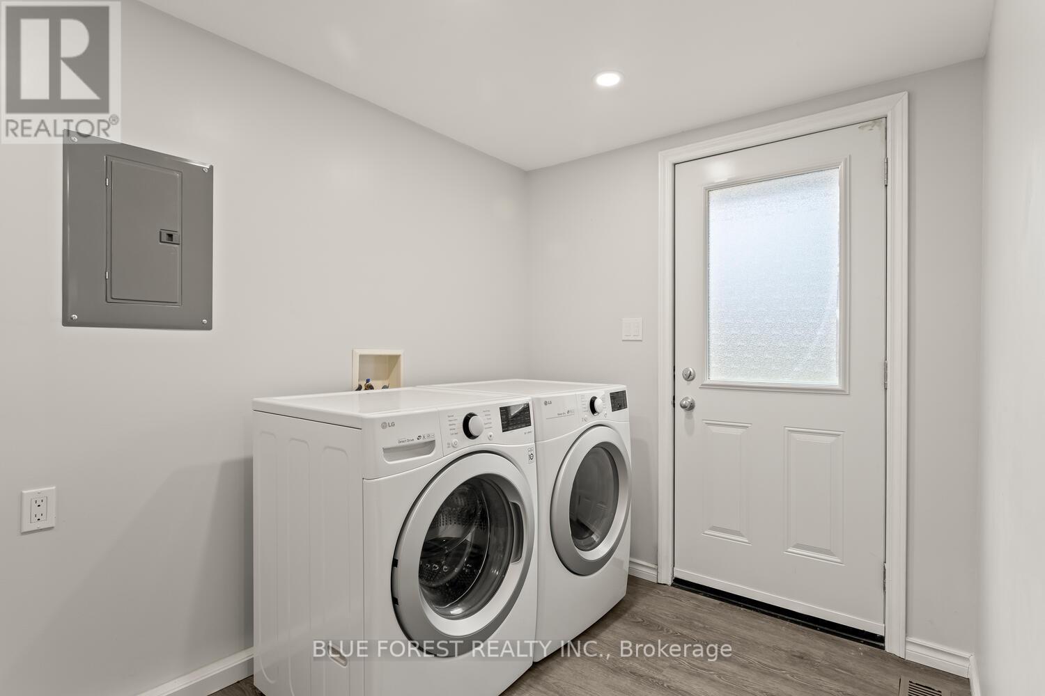 1148 Jane Street, West Elgin (West Lorne), ON - Indoor Photo Showing Laundry Room