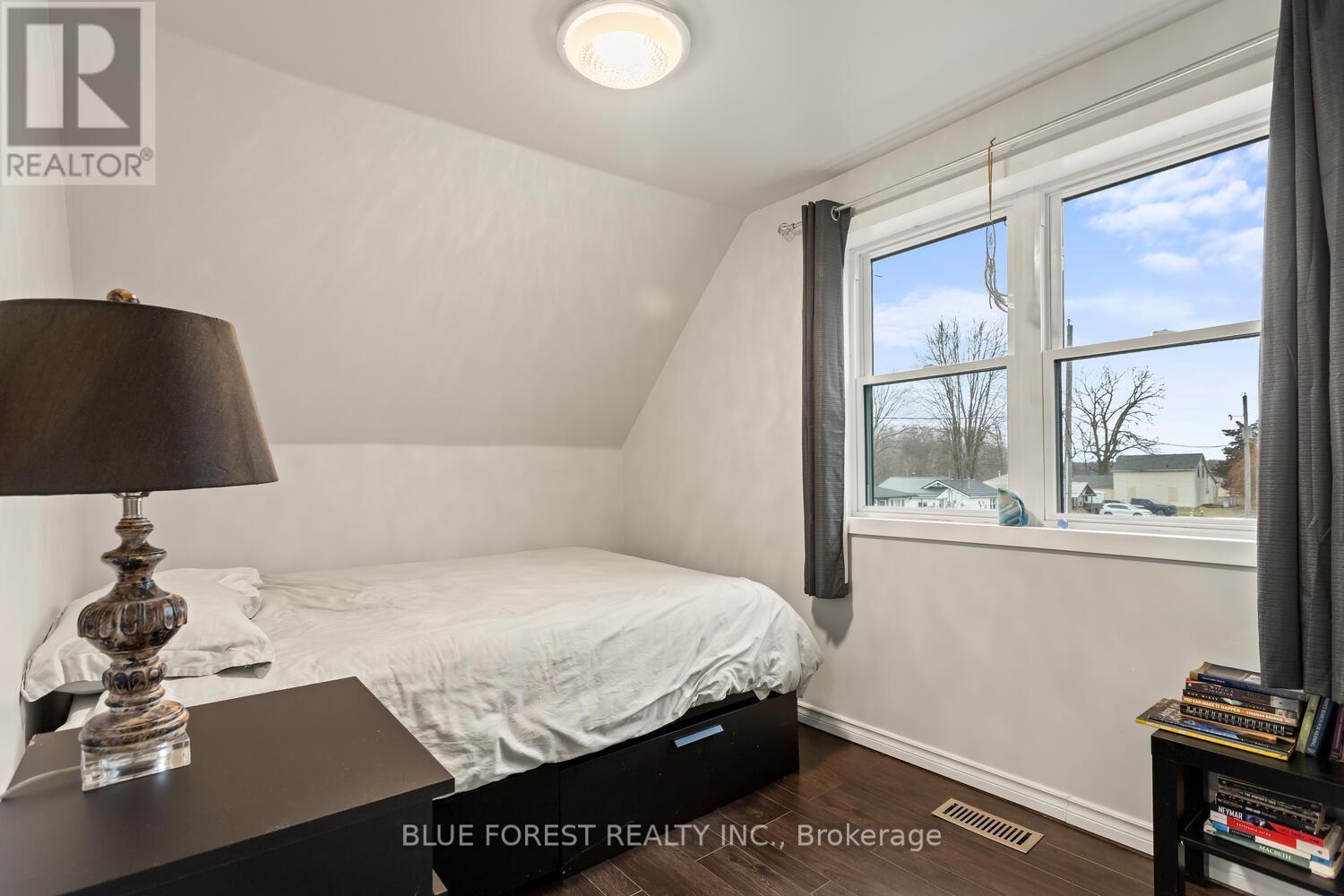 1148 Jane Street, West Elgin (West Lorne), ON - Indoor Photo Showing Bedroom