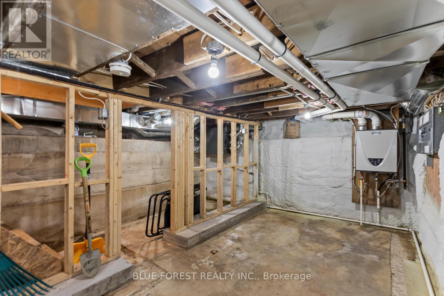 1148 Jane Street, West Elgin (West Lorne), ON - Indoor Photo Showing Basement