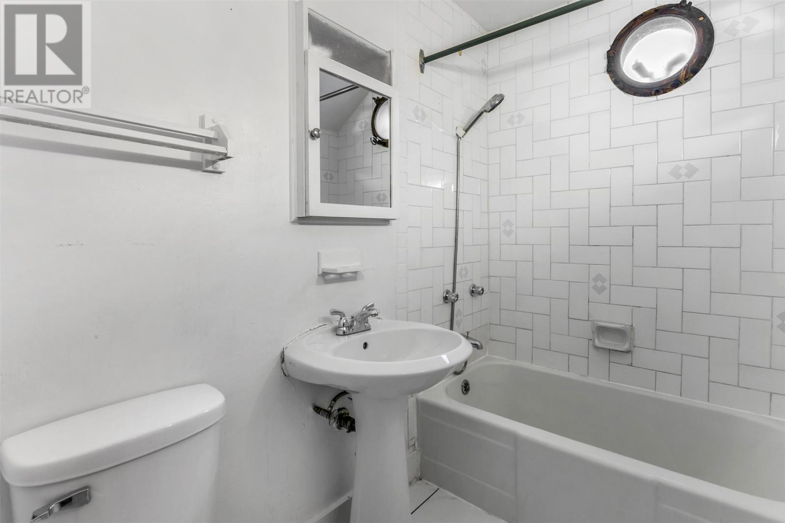7 Appledore Place, St. John'S, NL - Indoor Photo Showing Bathroom