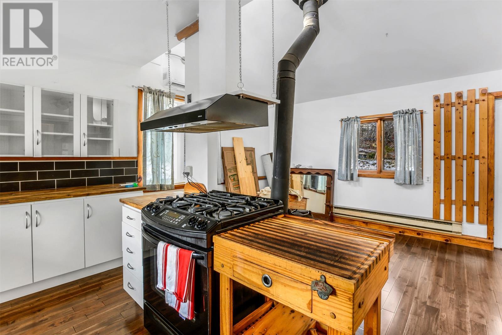 7 Appledore Place, St. John'S, NL - Indoor Photo Showing Kitchen
