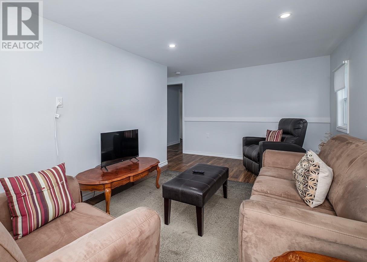 14 Freshwater Crescent, Placentia, NL - Indoor Photo Showing Living Room