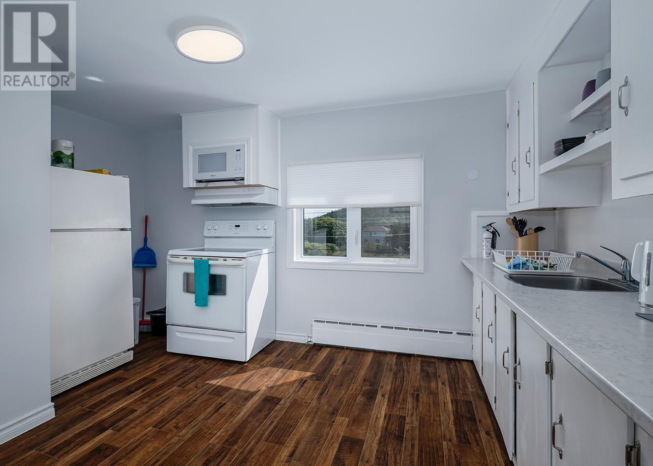 14 Freshwater Crescent, Placentia, NL - Indoor Photo Showing Kitchen