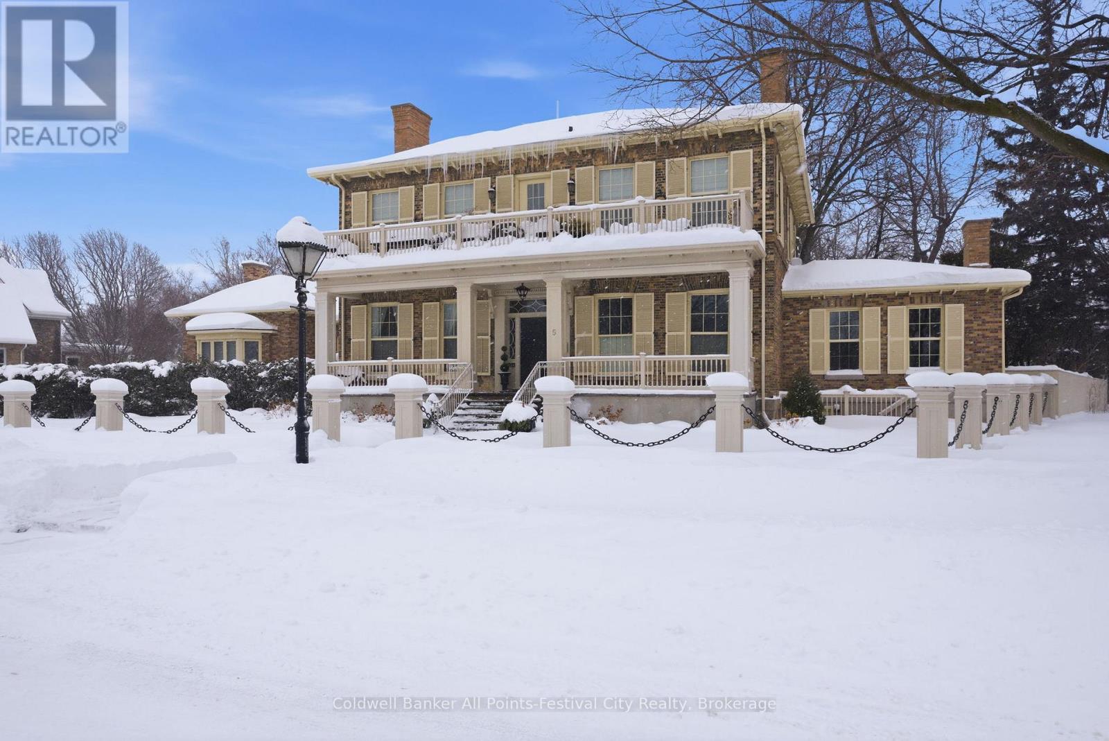 5 Cobourg Street, Goderich (Goderich (Town)), ON - Outdoor With Facade