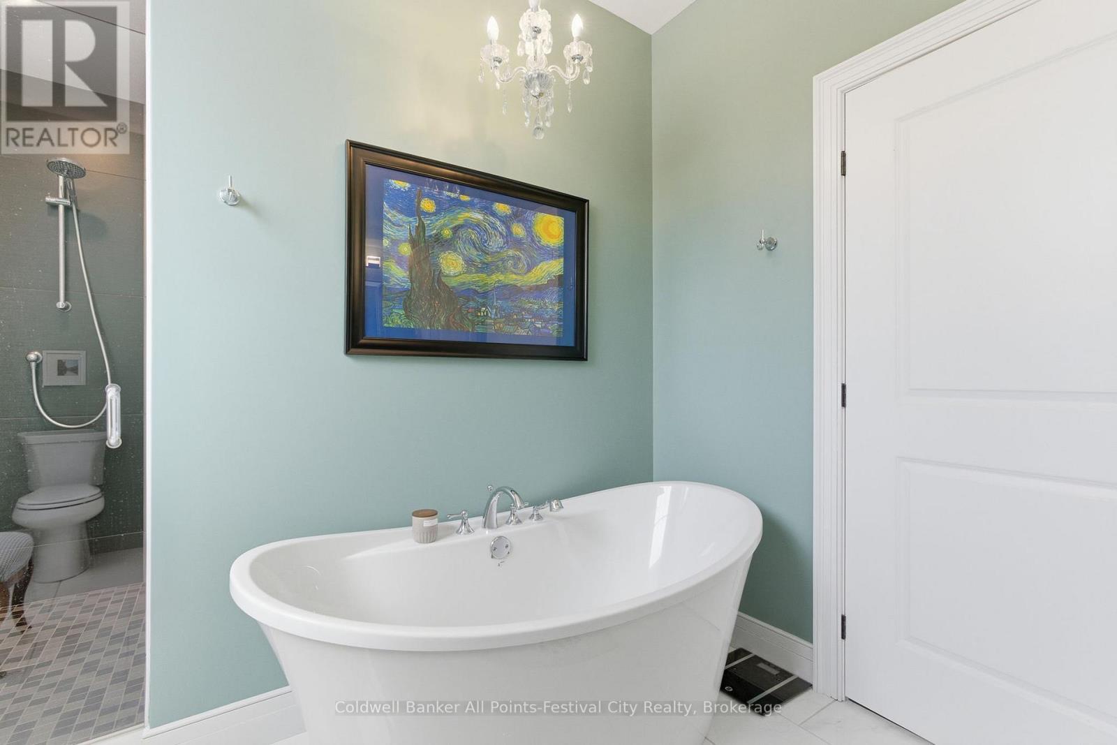 5 Cobourg Street, Goderich (Goderich (Town)), ON - Indoor Photo Showing Bathroom