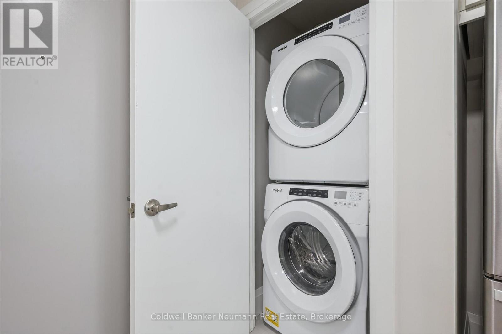 514 - 73 Arthur Street S, Guelph (St. Patrick'S Ward), ON - Indoor Photo Showing Laundry Room