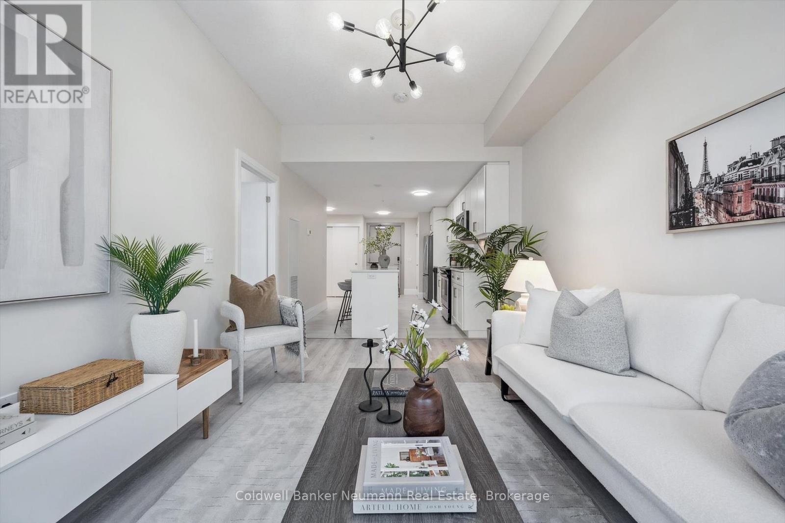 514 - 73 Arthur Street S, Guelph (St. Patrick'S Ward), ON - Indoor Photo Showing Living Room