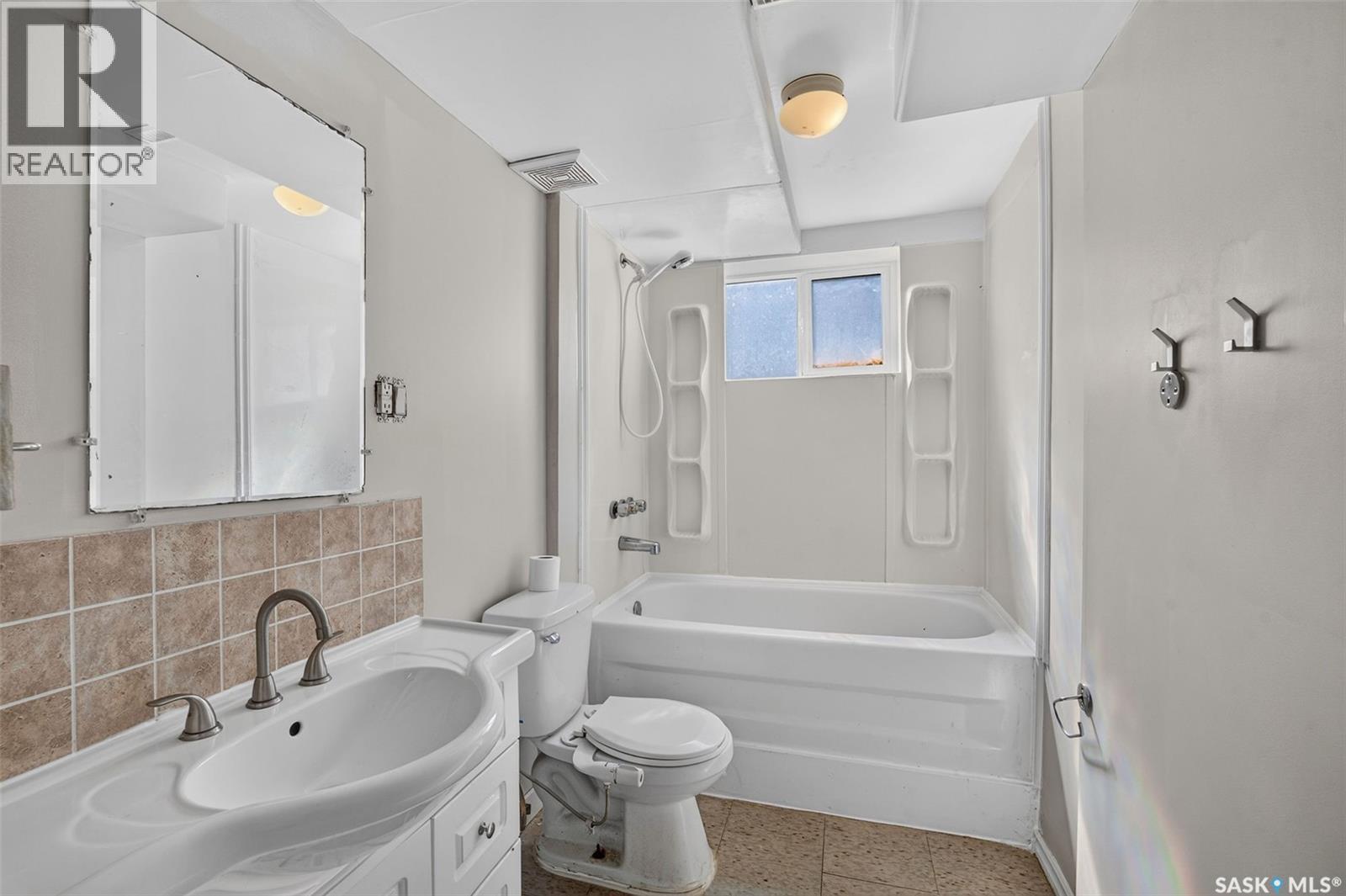 453 21St Street E, Prince Albert, SK - Indoor Photo Showing Bathroom