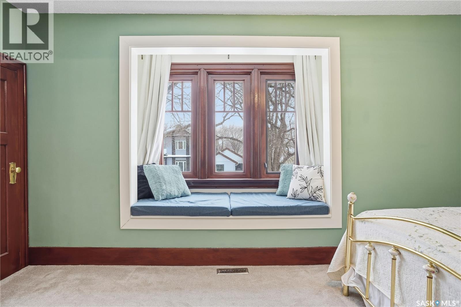 2266 Quebec Street, Regina, SK - Indoor Photo Showing Bedroom