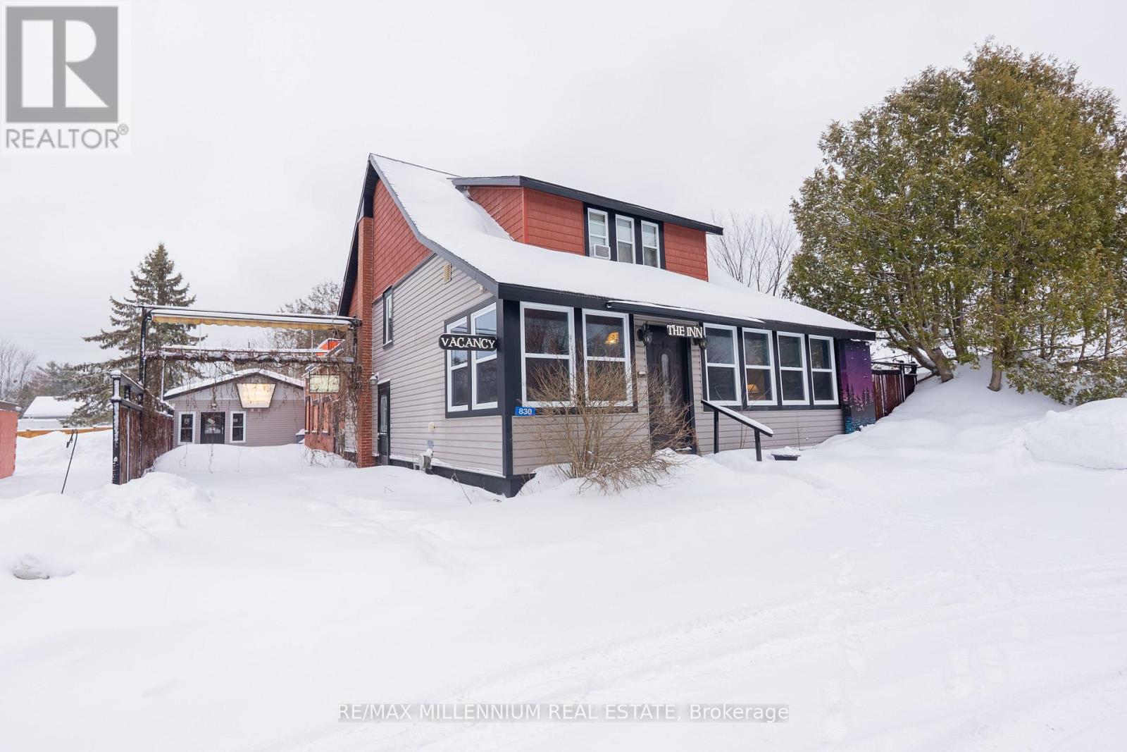 830 Muskoka Road S, Gravenhurst, ON