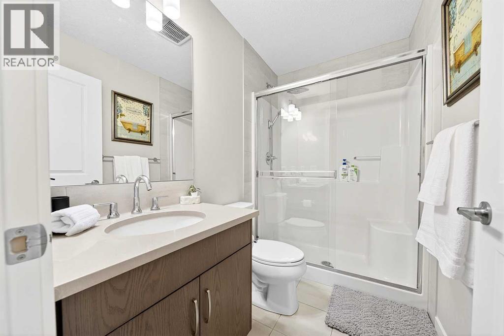 13 Cranbrook Close Se, Calgary, AB - Indoor Photo Showing Bathroom