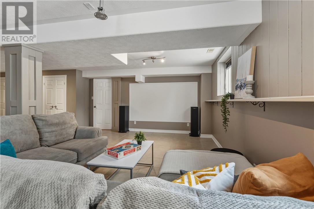 53 Equinox Crescent, Sudbury, ON - Indoor Photo Showing Living Room