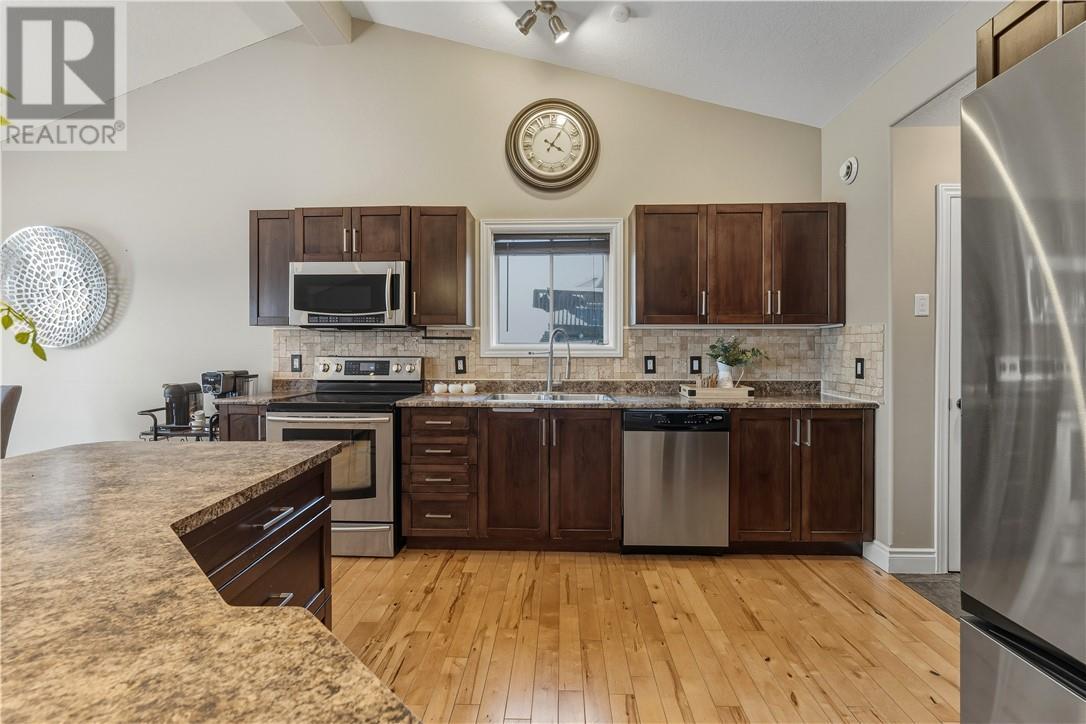 53 Equinox Crescent, Sudbury, ON - Indoor Photo Showing Kitchen With Double Sink