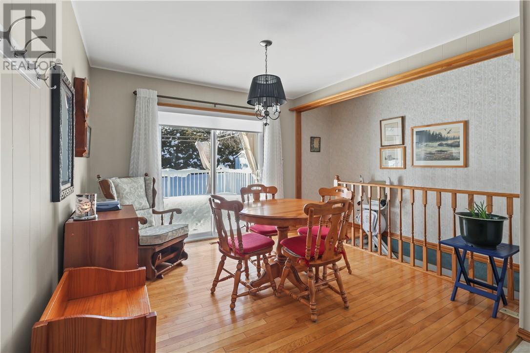 53 Walcot Street, Little Current, ON - Indoor Photo Showing Dining Room