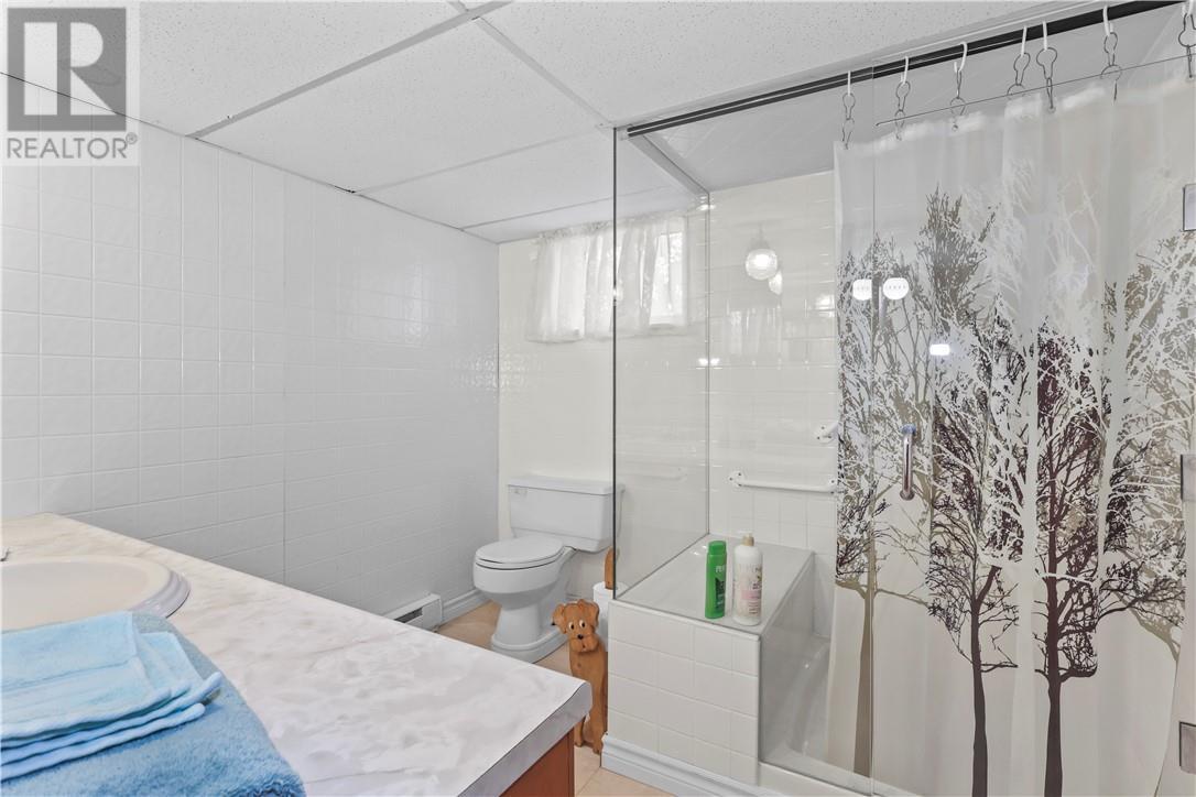 53 Walcot Street, Little Current, ON - Indoor Photo Showing Bathroom