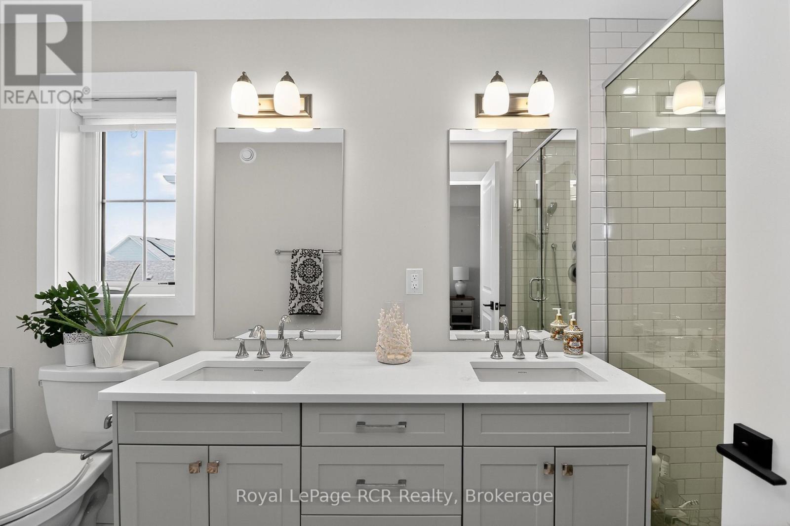130 Courtland Street, Blue Mountains, ON - Indoor Photo Showing Bathroom
