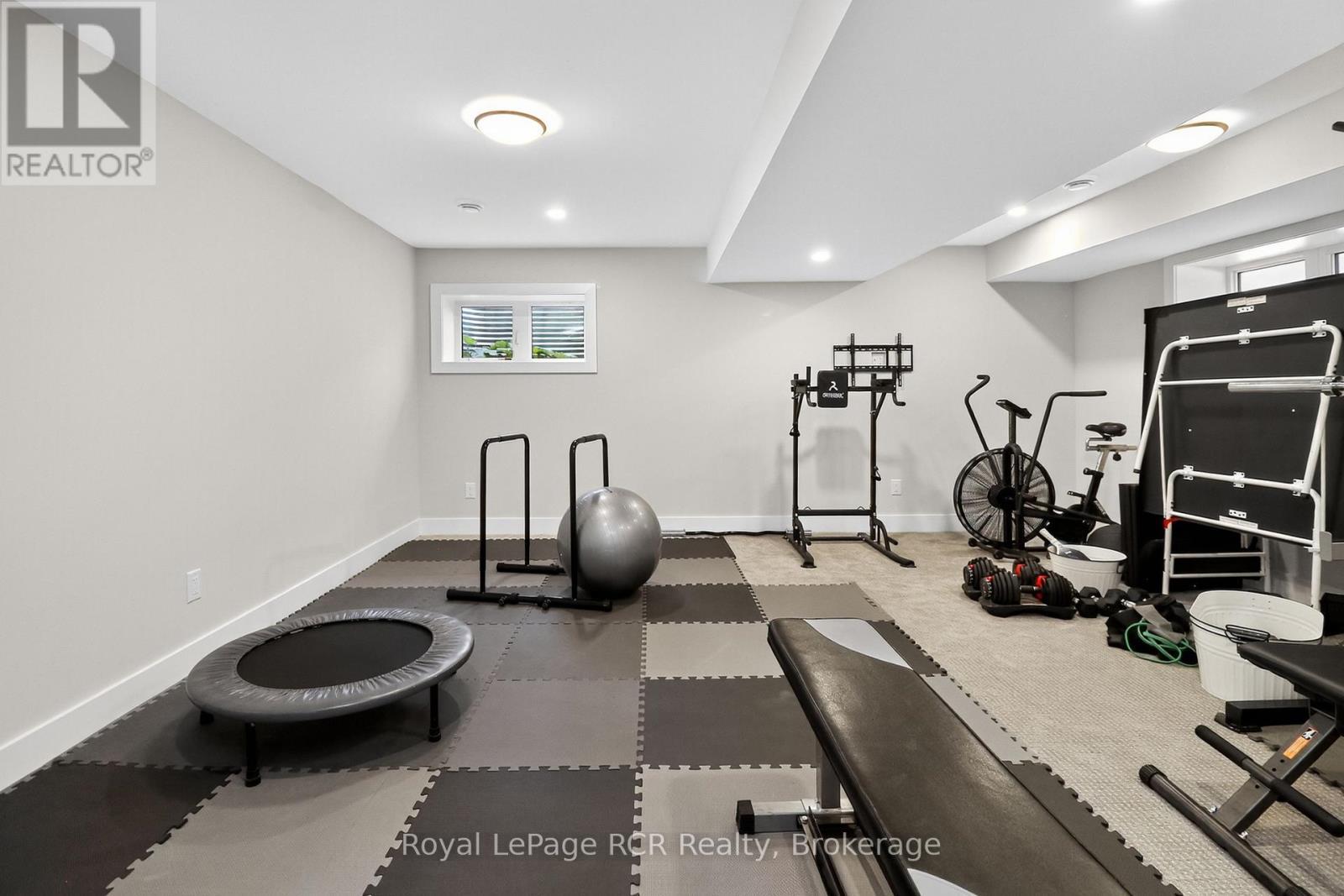 130 Courtland Street, Blue Mountains, ON - Indoor Photo Showing Gym Room