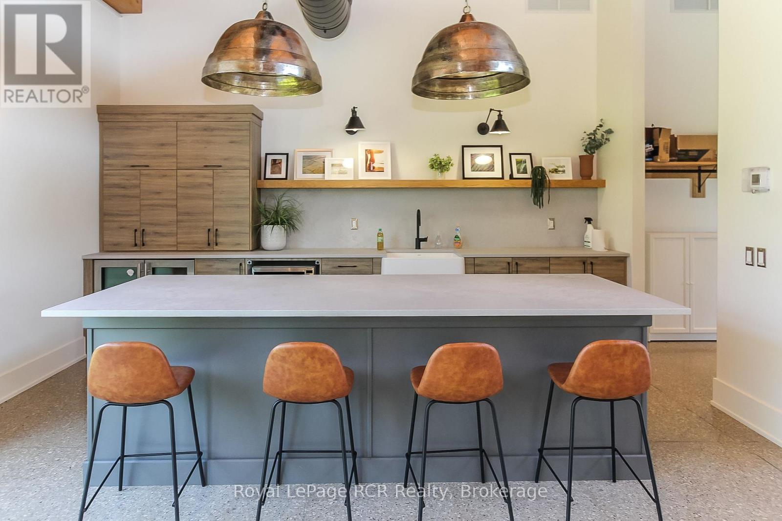 130 Courtland Street, Blue Mountains, ON - Indoor