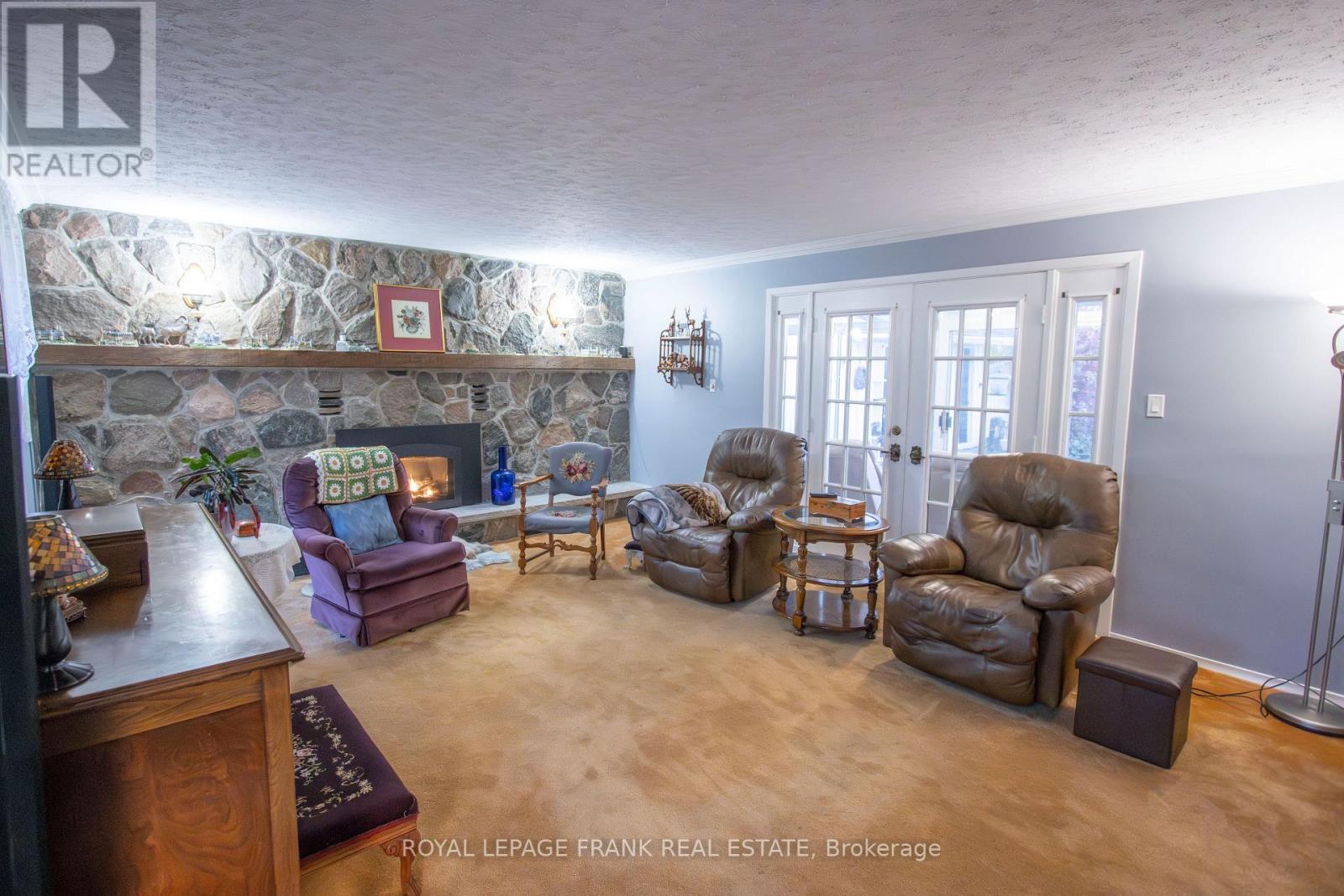 350 Cambray Road, Kawartha Lakes (Fenelon), ON - Indoor Photo Showing Living Room With Fireplace