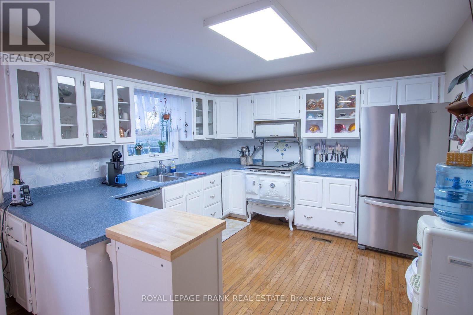 350 Cambray Road, Kawartha Lakes (Fenelon), ON - Indoor Photo Showing Kitchen With Double Sink