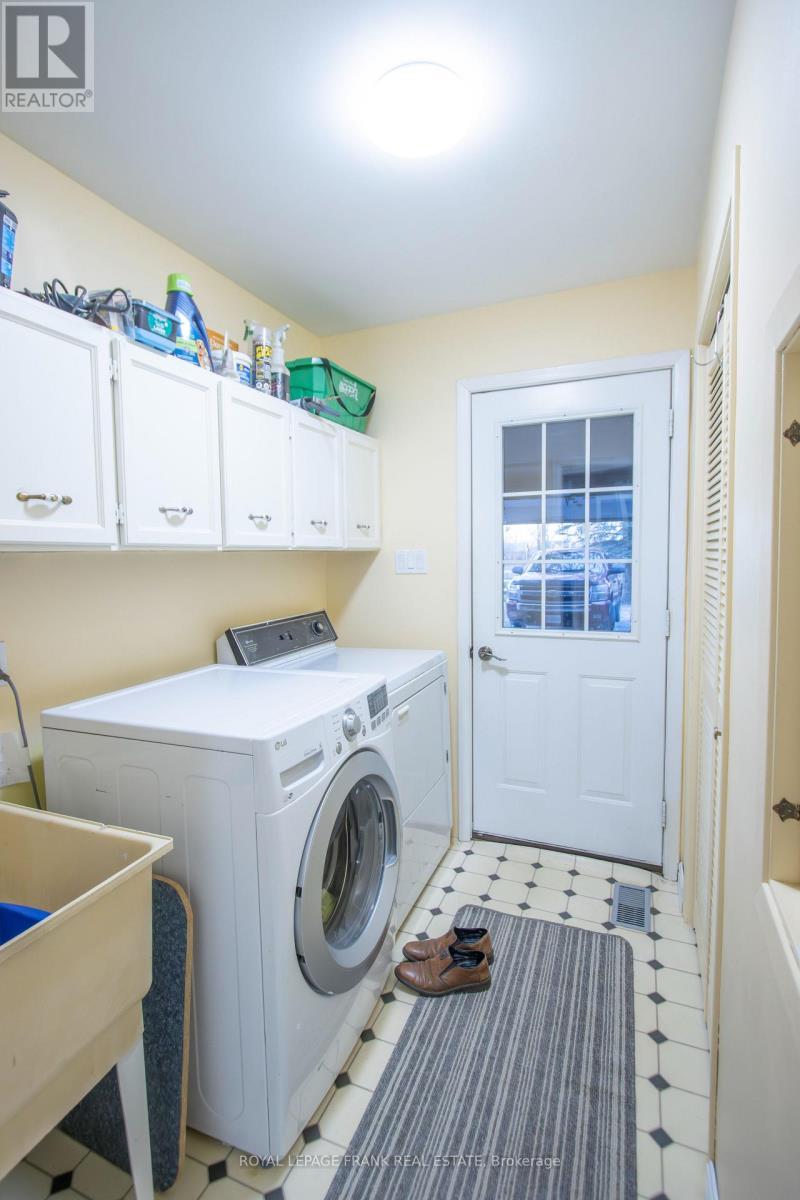 350 Cambray Road, Kawartha Lakes (Fenelon), ON - Indoor Photo Showing Laundry Room