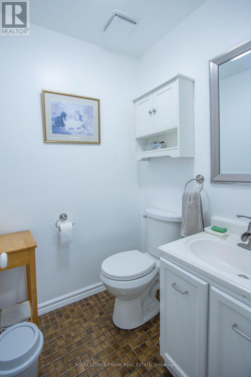 350 Cambray Road, Kawartha Lakes (Fenelon), ON - Indoor Photo Showing Bathroom