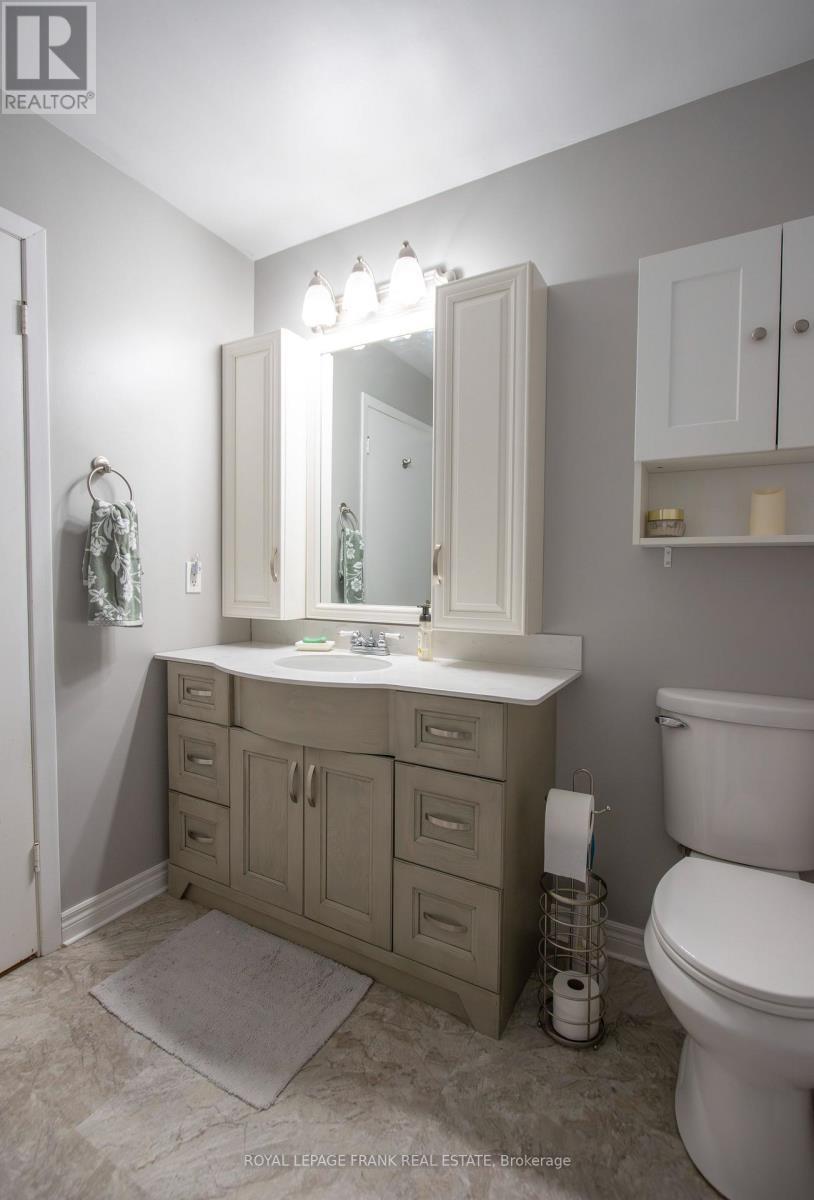 350 Cambray Road, Kawartha Lakes (Fenelon), ON - Indoor Photo Showing Bathroom