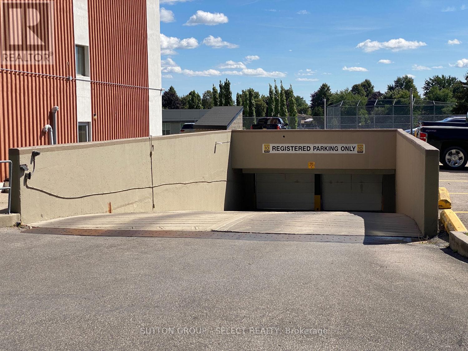 804 - 1105 Jalna Boulevard, London South (South X), ON - Outdoor