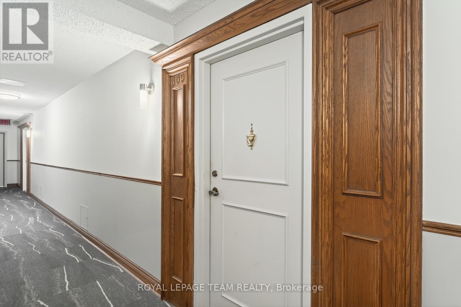 809 - 530 Laurier Avenue W, Ottawa, ON - Indoor Photo Showing Other Room