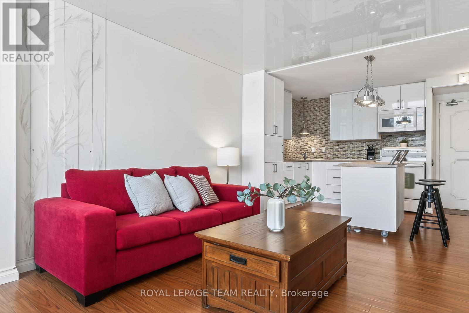 809 - 530 Laurier Avenue W, Ottawa, ON - Indoor