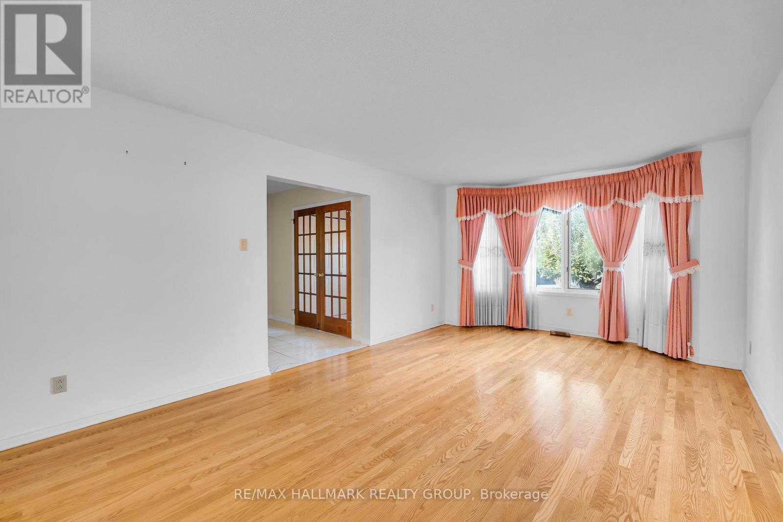 1396 Larose Avenue, Ottawa, ON - Indoor Photo Showing Other Room