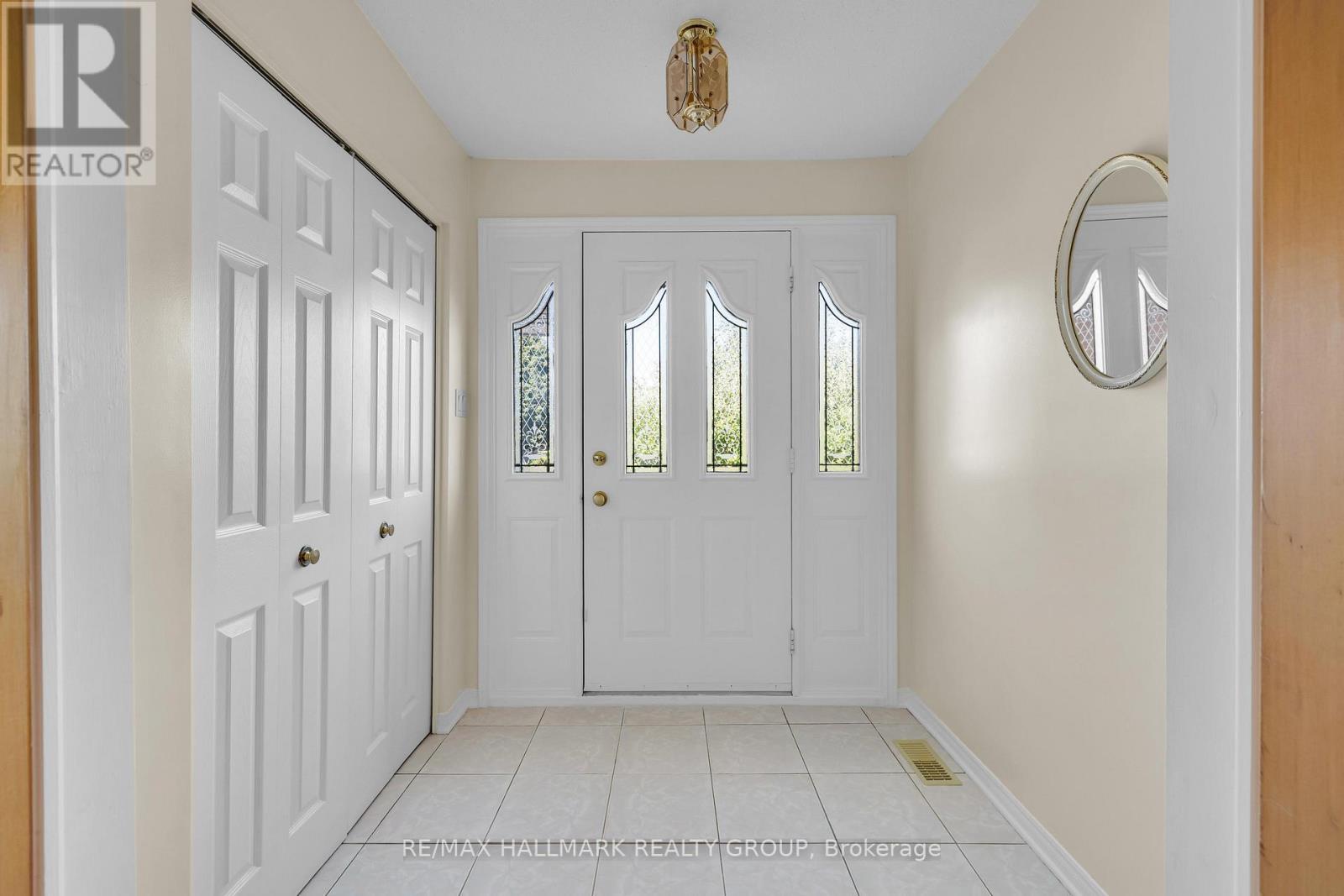 1396 Larose Avenue, Ottawa, ON - Indoor Photo Showing Other Room
