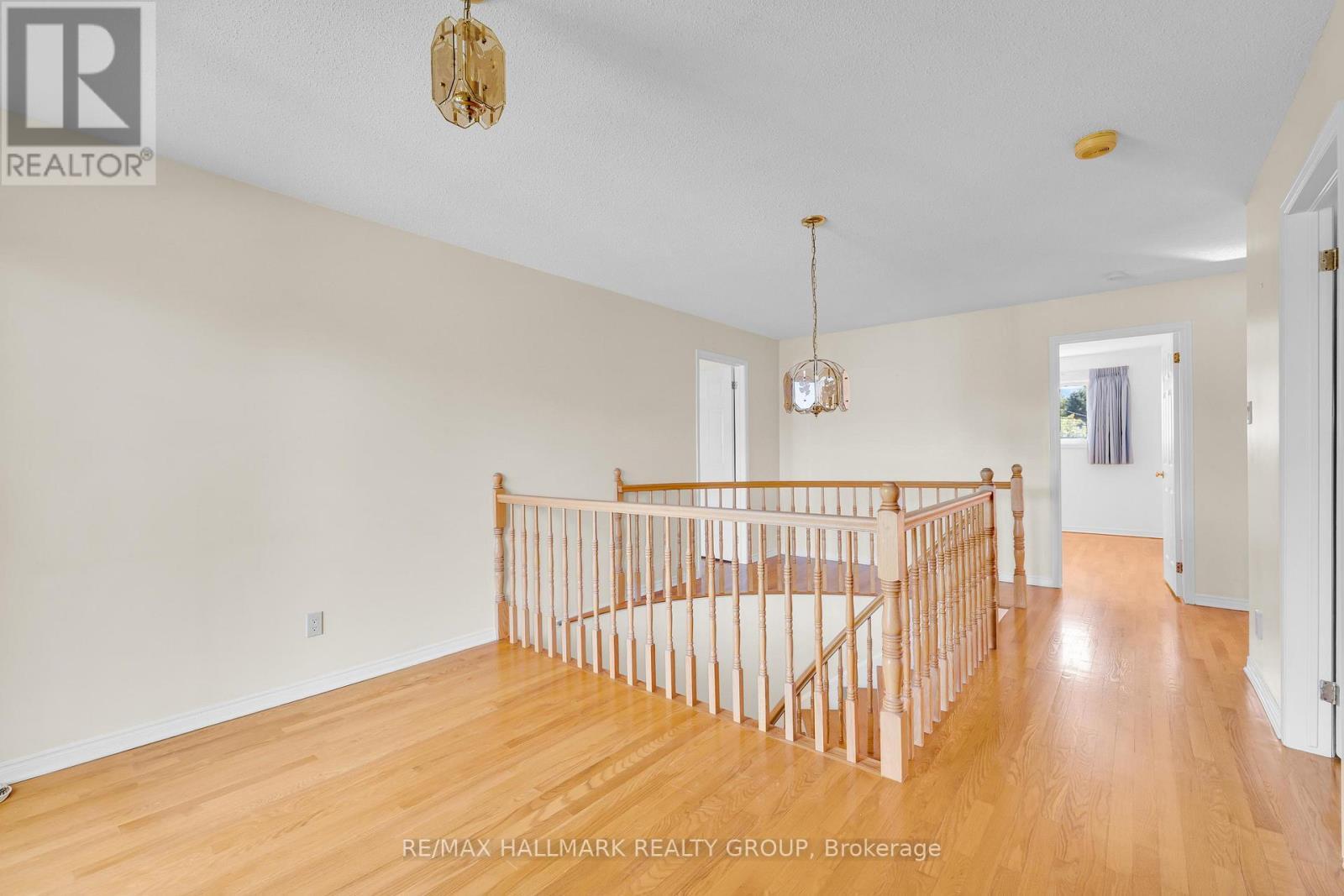 1396 Larose Avenue, Ottawa, ON - Indoor Photo Showing Other Room