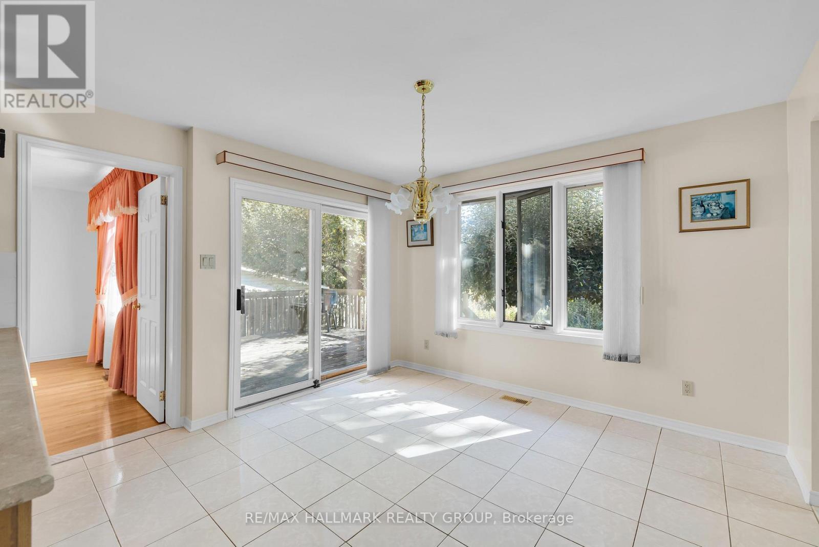 1396 Larose Avenue, Ottawa, ON - Indoor Photo Showing Other Room