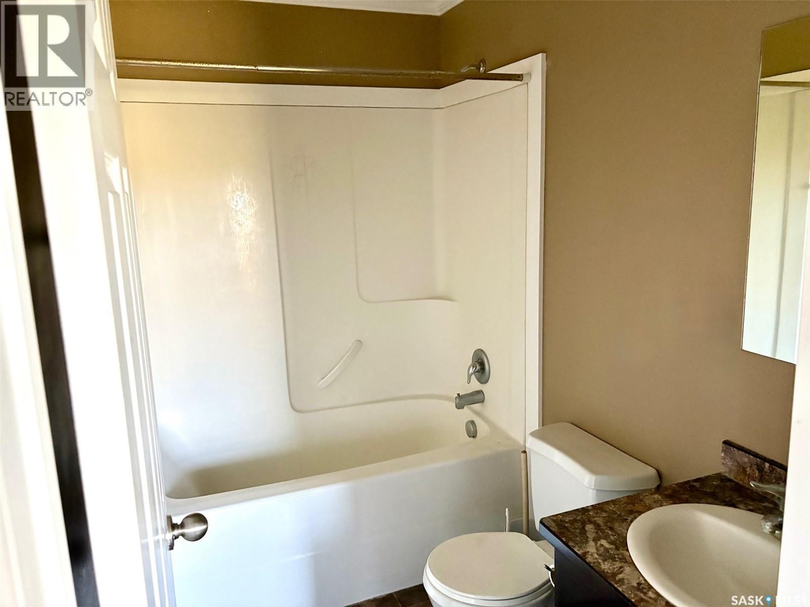 322 James Street, Esterhazy, SK - Indoor Photo Showing Bathroom