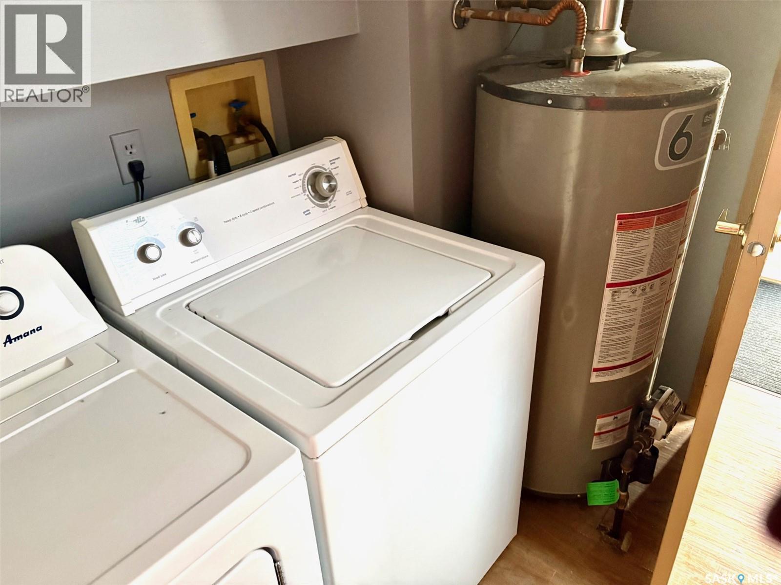 322 James Street, Esterhazy, SK - Indoor Photo Showing Laundry Room