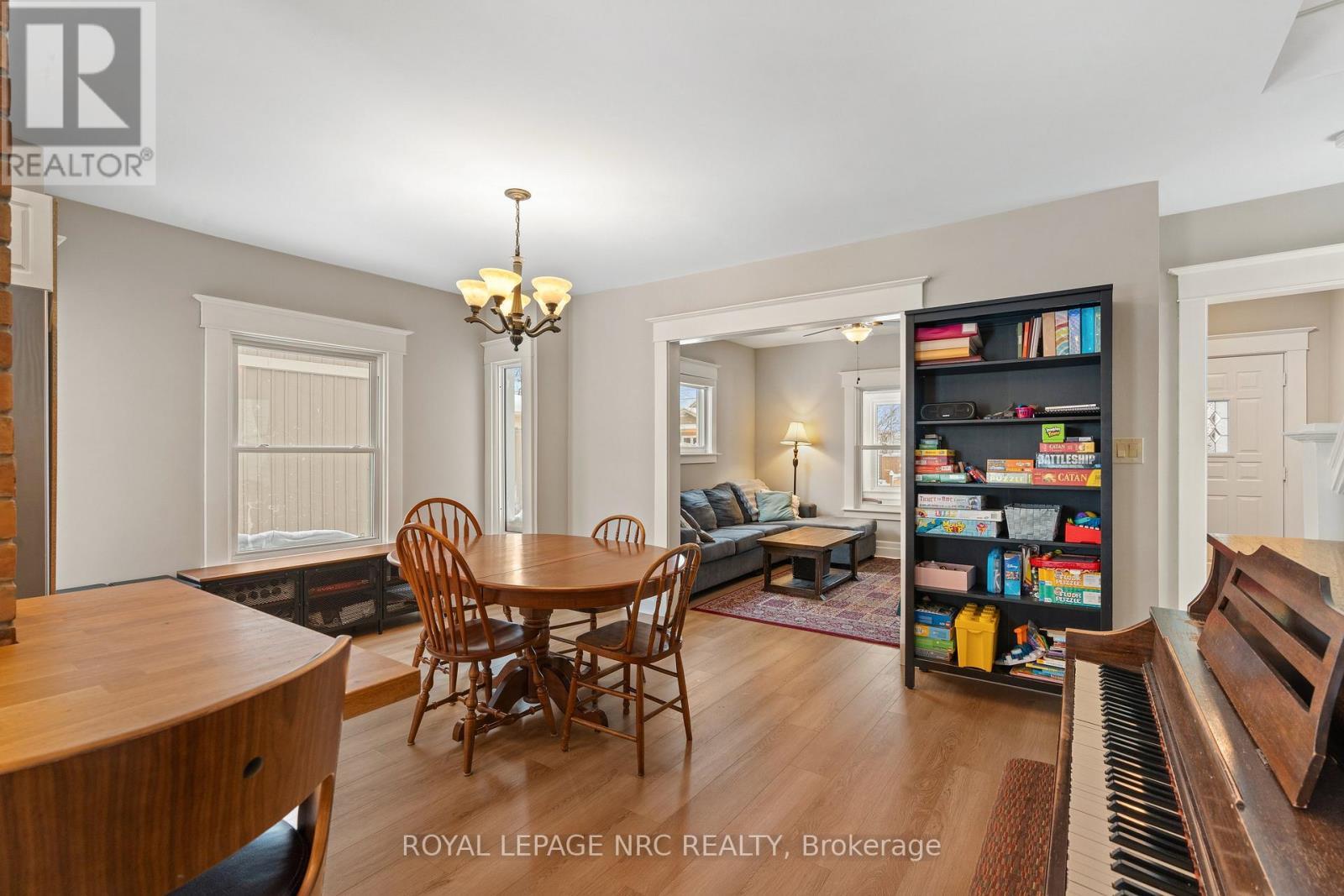Dining area - 76 Henry Street, St. Catharines (Downtown), ON - Indoor Photo Showing Dining Room