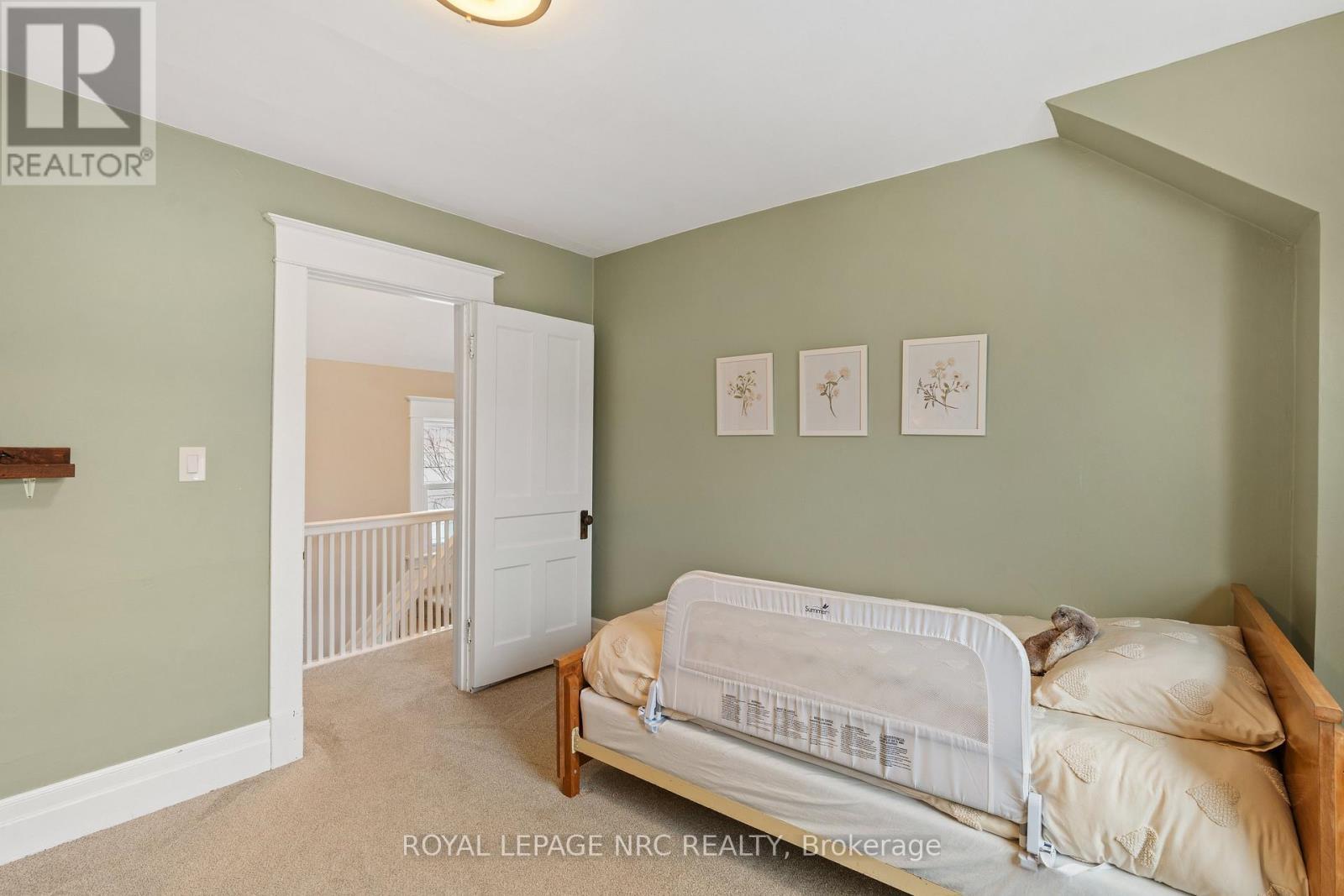 76 Henry Street, St. Catharines (Downtown), ON - Indoor Photo Showing Bedroom