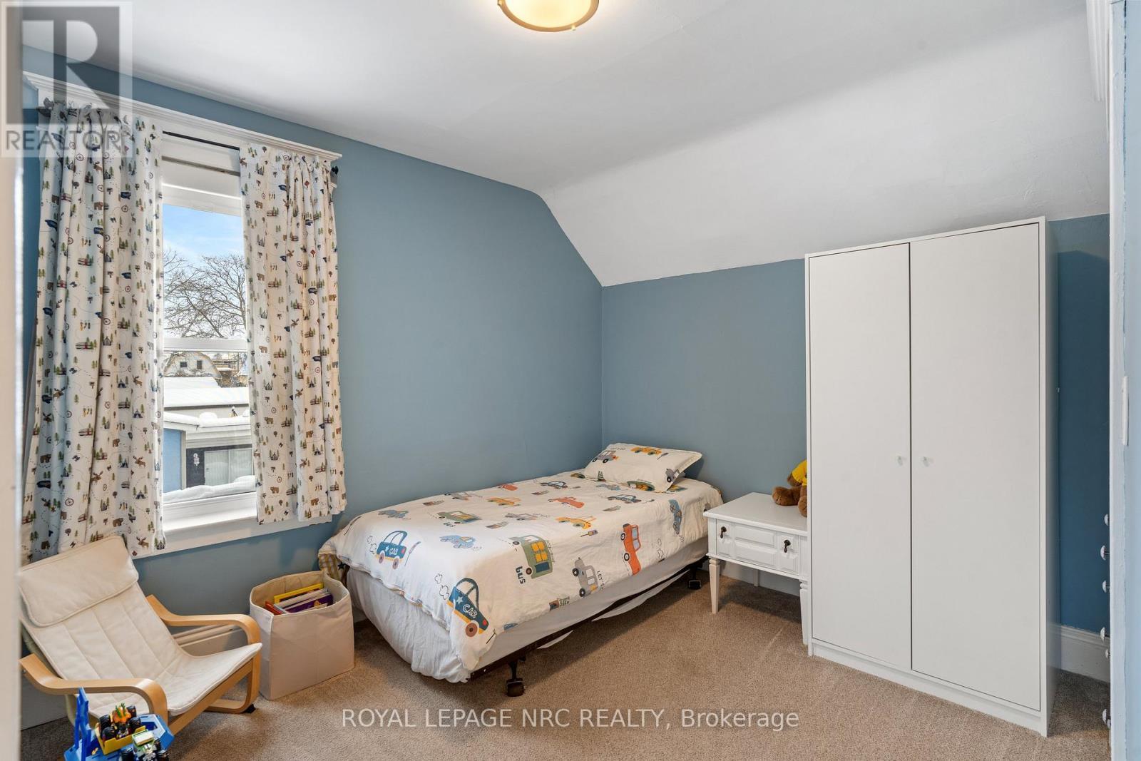 Third bedroom - 76 Henry Street, St. Catharines (Downtown), ON - Indoor Photo Showing Bedroom