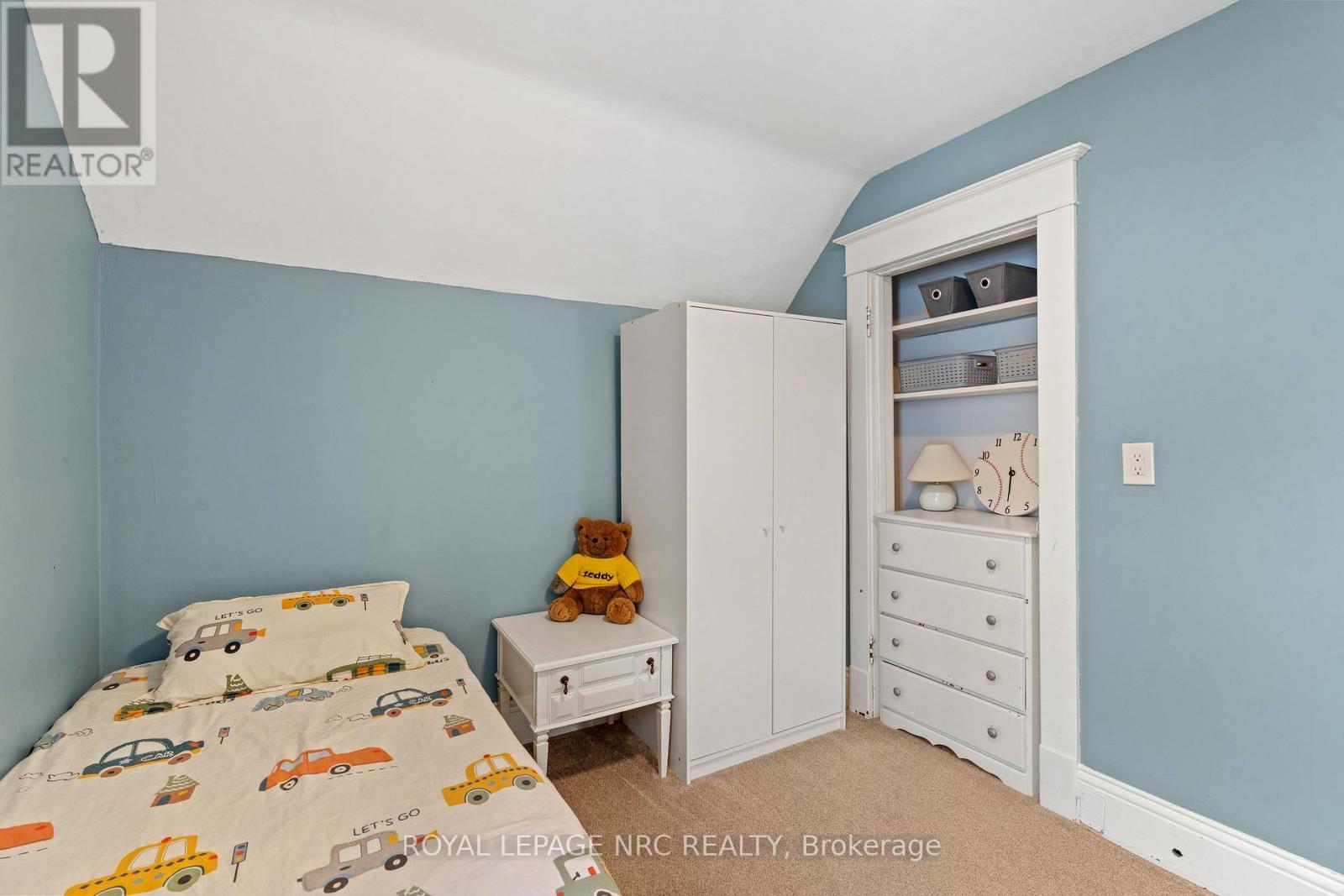 76 Henry Street, St. Catharines (Downtown), ON - Indoor Photo Showing Bedroom