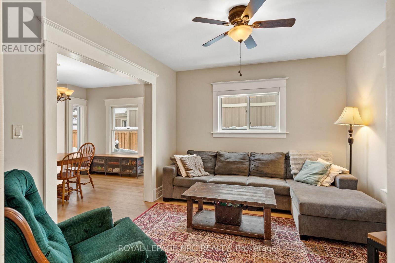 Living room - 76 Henry Street, St. Catharines (Downtown), ON - Indoor Photo Showing Living Room
